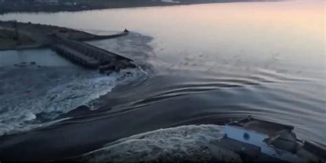 Collapse of major dam in southern Ukraine triggers emergency as Moscow and Kyiv trade blame